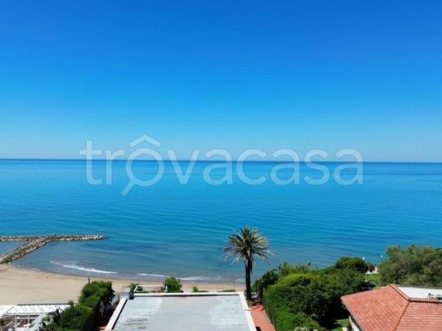 Attico/mansarda in vendita ad Anzio via ardeatina, 268, Lido di Cincinnato Sirene