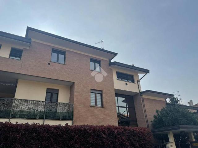 Attico/mansarda in affitto a Cardano al Campo via ticino, 9