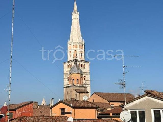 Attico/mansarda in affitto a Modena via Canalino, Centro Storico