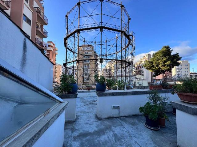 Attico/mansarda in affitto a Palermo via Remo Sandron, 43, Borgo Vecchio