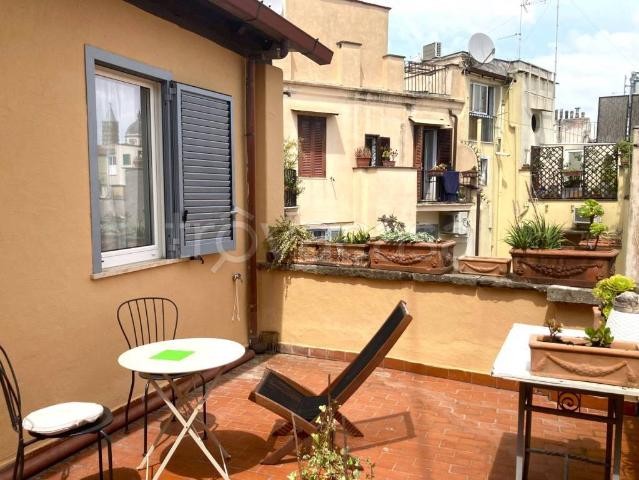 Attico/mansarda in affitto a Roma via dei Capocci, 35, Monti