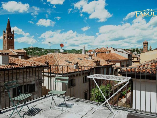 Attico/mansarda in affitto a Verona vicoletto Cieco Padovano, Centro Storico