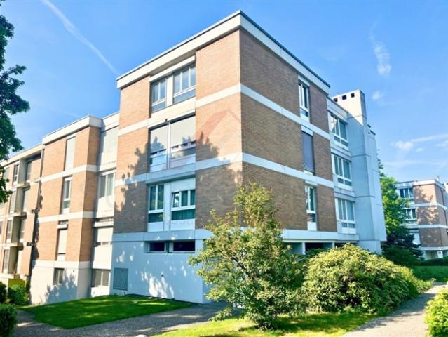 Attikawohnung mit 60 m² Terrasse in Ittigen seltene Gelegenheit mit grossem Potenzial