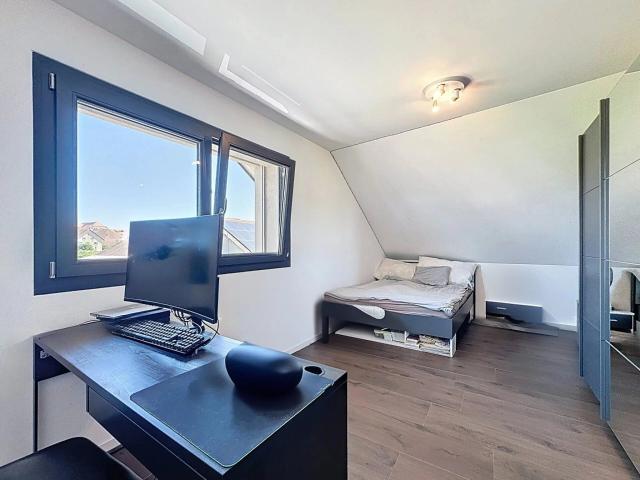 Attique avec balcon terrasse | dreamo. Ch
