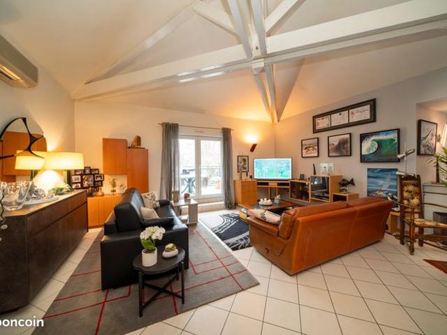Attique avec terrasse 75 m2