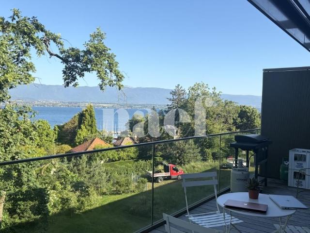 Attique avec vue sur le lac