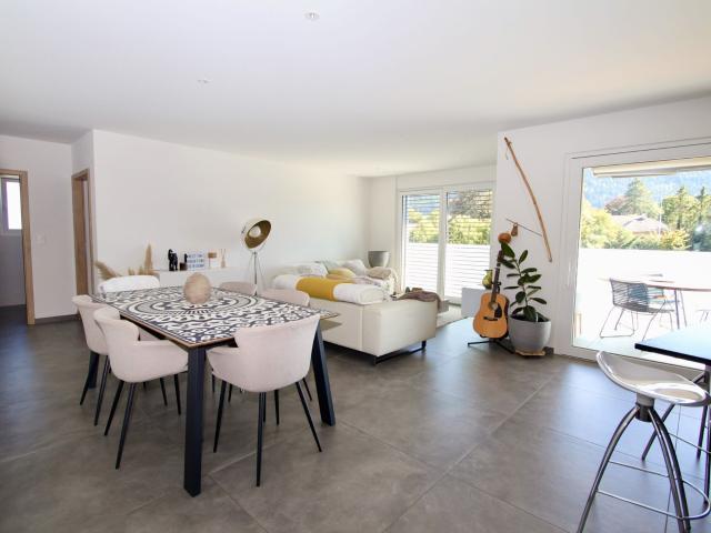 4.5 room attic, light, nature and contemporary elegance. Dreamo. Ch