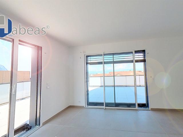 Attique d'Exception: T5 de 95.60 m² avec Terrasse Plein Ciel de 65.60m², Parkings et cave
