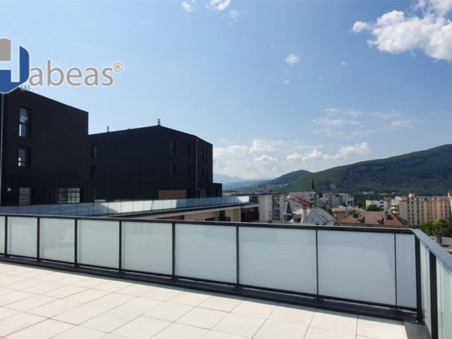 Attique d'Exception: T5 de 95.60 m² avec Terrasse Plein Ciel de 65.60m², Parkings et cave