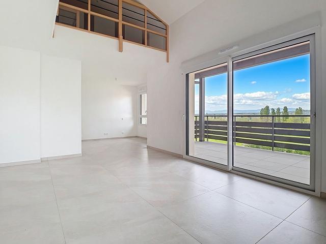 Attique T4 Duplex 105 m² · Vue montagnes · À 27 min de Gen. 105m² Brenthonne