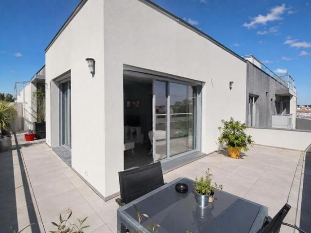 ATTIQUE * T3 ROOFTOP au DERNIER ETAGE – DOUBLE TERRASSE plein ciel – 2 PARKINGS – Talence centre