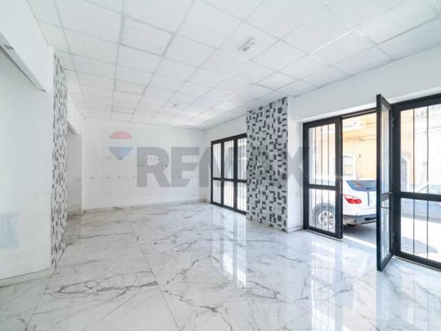 Locale Commerciale in affitto a Catania, Cibali