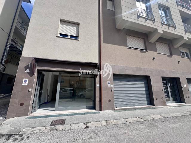 Attivit commerciale in affitto a L'Aquila, Centro storico