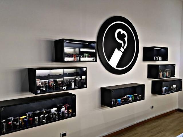 Attivit commerciale Vape shop