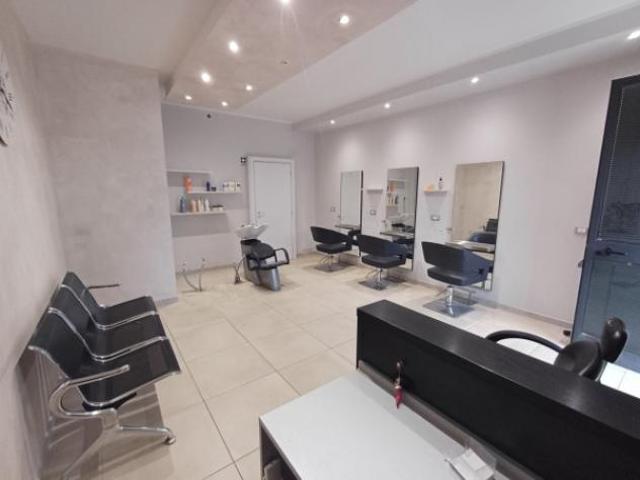 Attivit / Licenza di 35 m con 1 locale in vendita a Carpi
