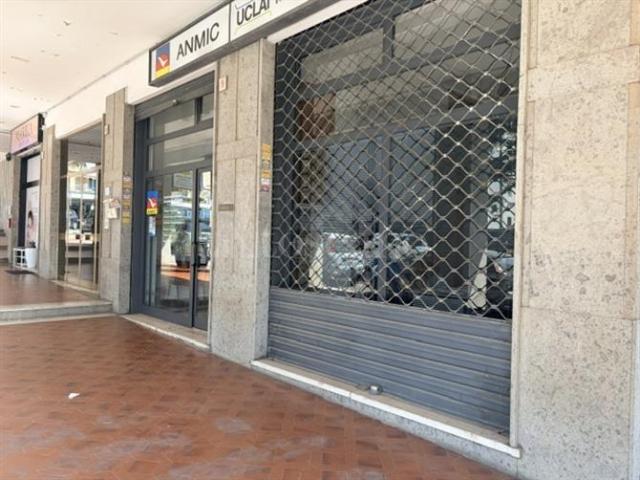 Attività Commerciale di 57 mq a Pomezia Centro Pomezia