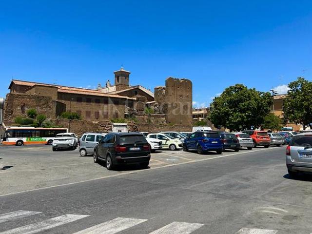 Attività Commerciale di 100 mq a Cerveteri