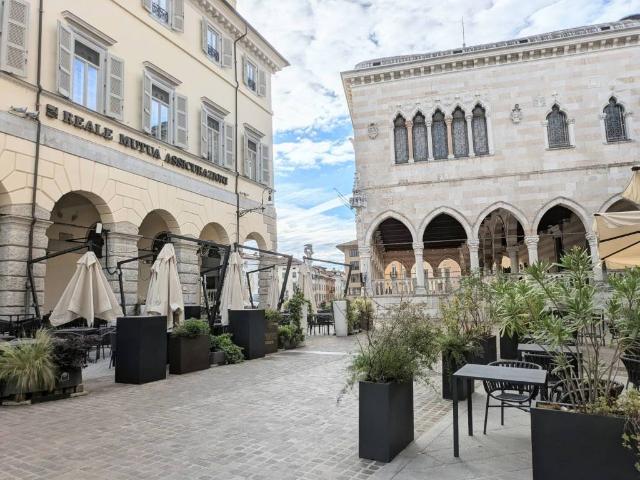 Attività / Licenza in affitto a Udine UD