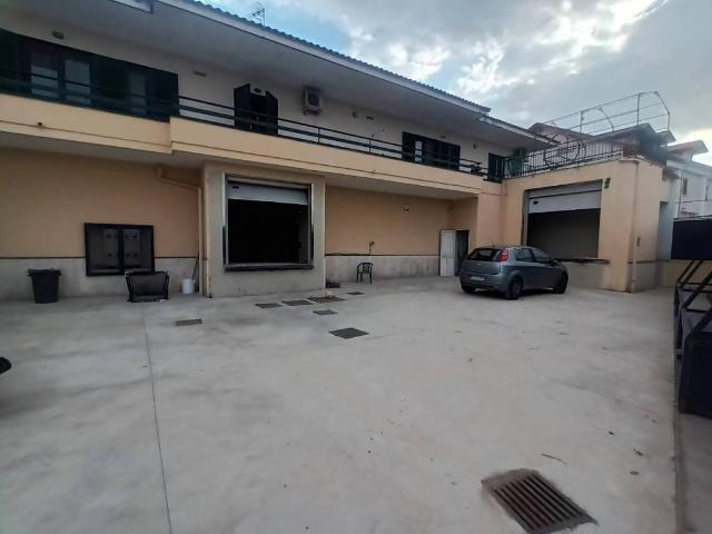 Attività / Licenza in affitto a Villaricca NA
