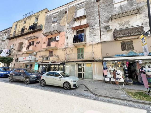 Attività / Licenza in affitto a Acerra NA