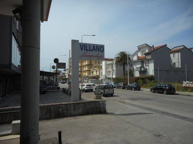 Attività / Licenza in affitto a Aversa CE