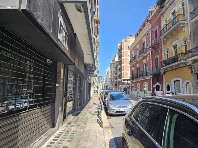 Attività / Licenza in affitto a Bari BA