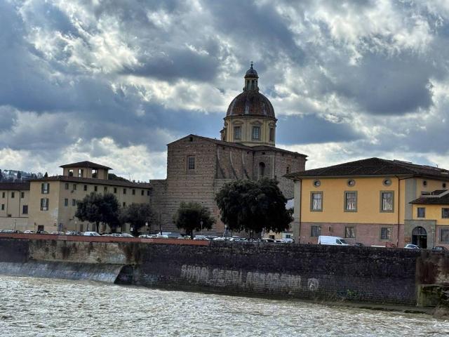 Attività / Licenza in affitto a Firenze FI