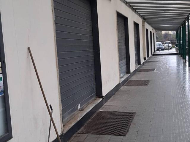 Attività / Licenza in affitto a Giugliano in Campania NA