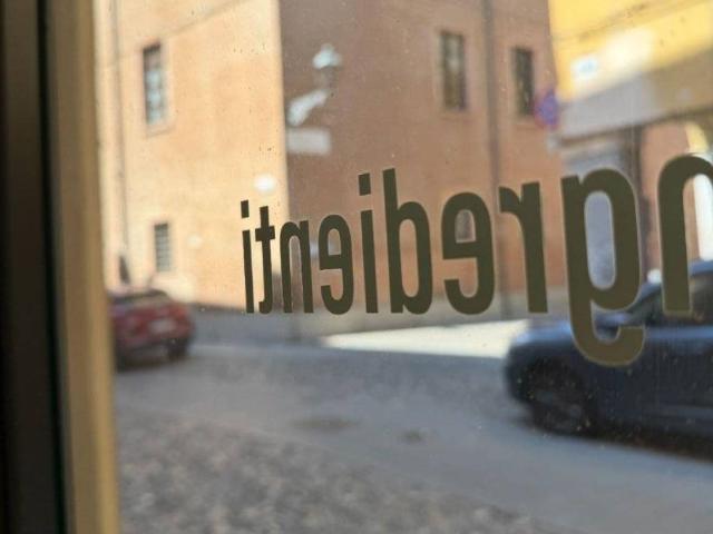 Attività / Licenza in affitto a Modena MO