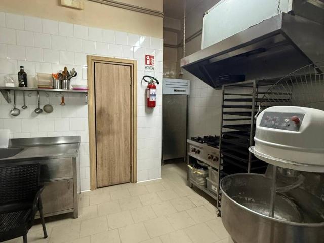 Attività / Licenza in affitto a Napoli NA