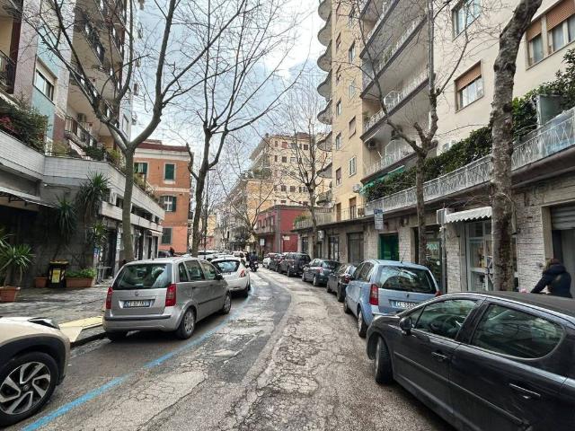 Attività / Licenza in affitto a Napoli NA
