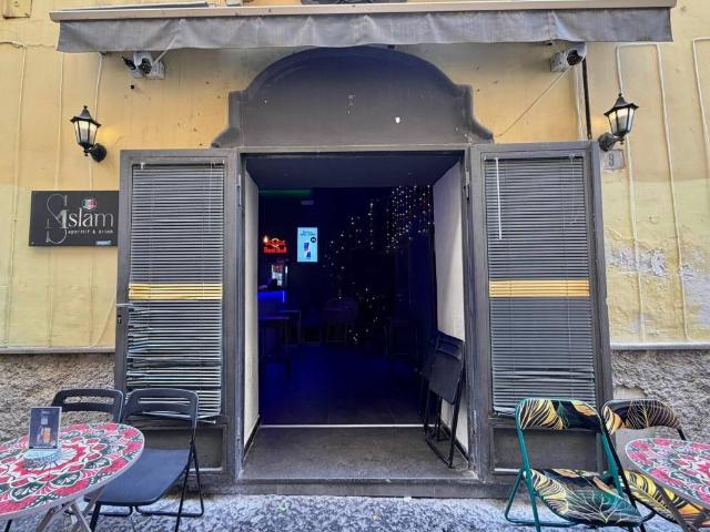 Attività / Licenza in affitto a Napoli NA
