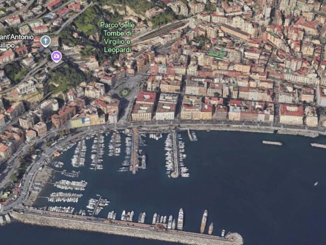 Attività / Licenza in affitto a Napoli NA