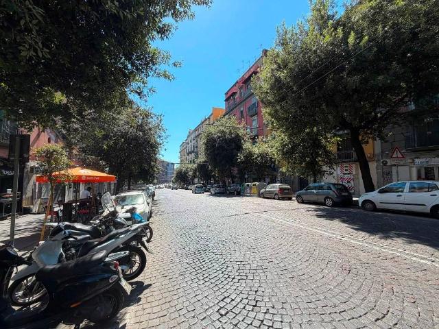 Attività / Licenza in affitto a Napoli NA