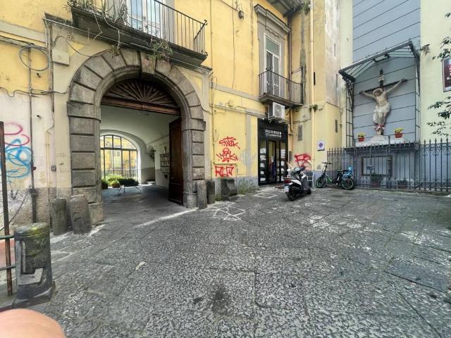 Attività / Licenza in affitto a Napoli NA