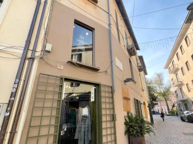 Attività / Licenza in vendita a Terni TR