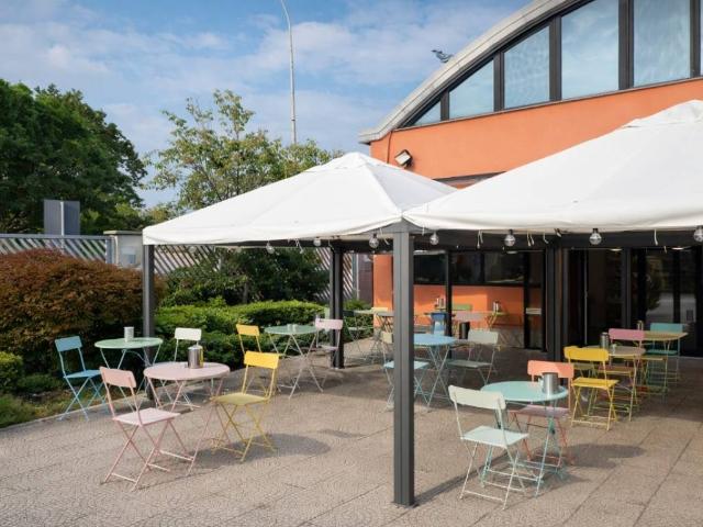 Attività / Licenza in vendita a Trezzano sul Naviglio MI