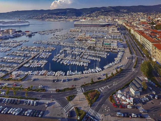 Attività / Licenza in vendita a Trieste TS