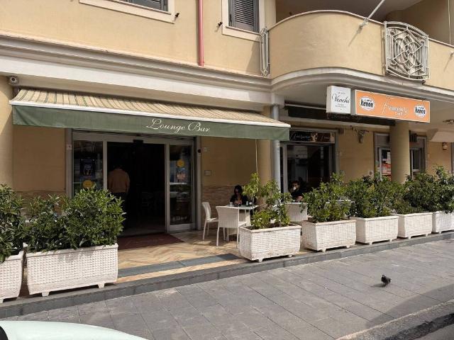 Attività / Licenza in vendita a Acerra NA