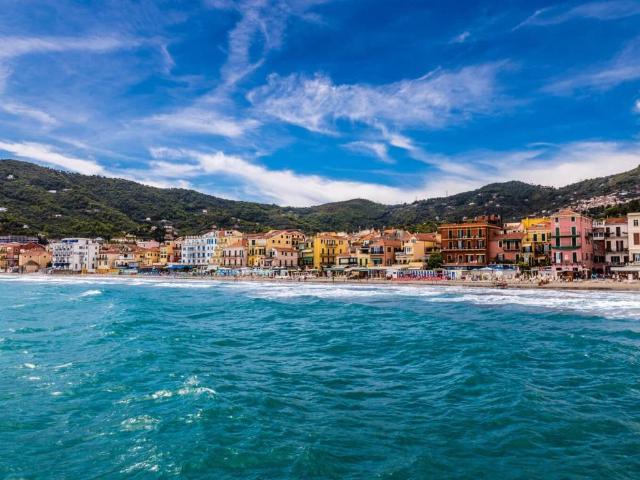 Attività / Licenza in vendita a Alassio SV