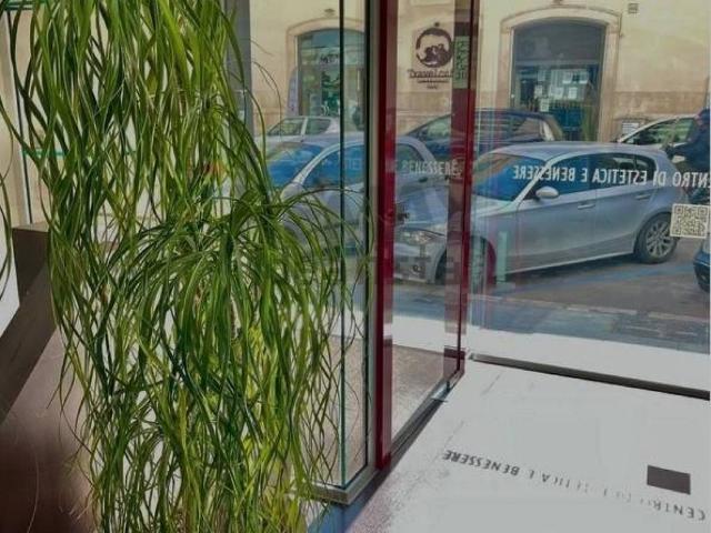 Attività / Licenza in vendita a Bari BA