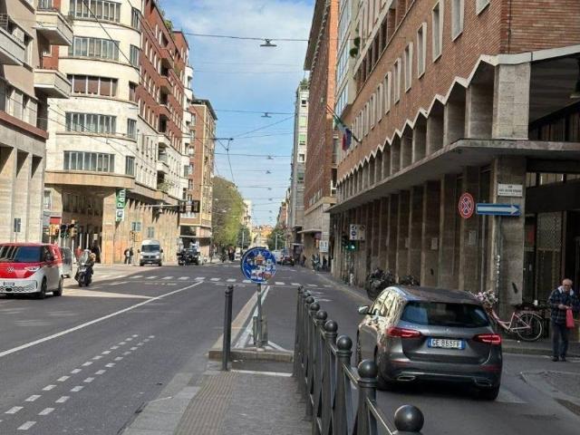 Attività / Licenza in vendita a Bologna BO