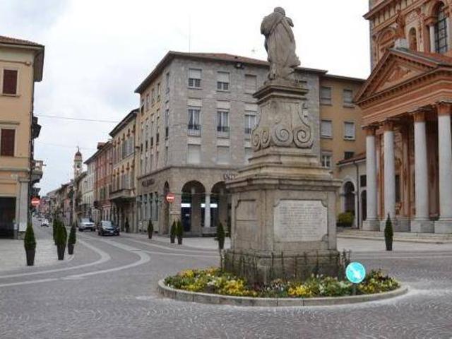 Attività / Licenza in vendita a Borgomanero NO