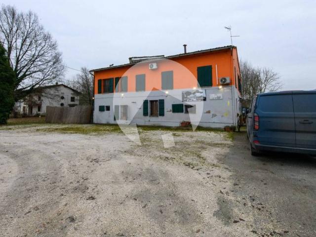Attività / Licenza in vendita a Brescello RE