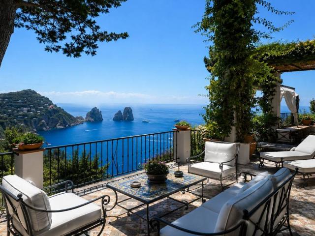 Attività / Licenza in vendita a Capri NA