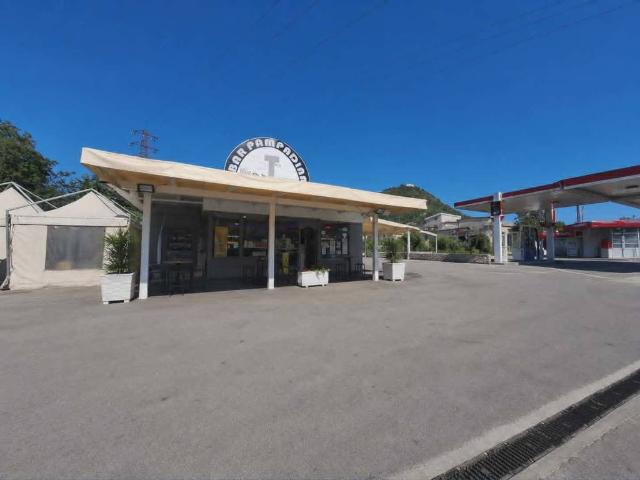 Attività / Licenza in vendita a Cava de' Tirreni SA