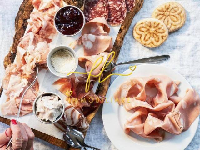 Attività / Licenza in vendita a Cecina LI