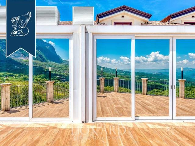 Attività / Licenza in vendita a Chiusano di San Domenico AV