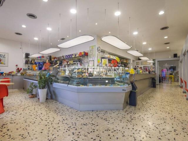 Attività / Licenza in vendita a Corridonia MC