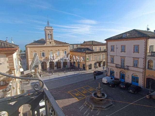 Attività / Licenza in vendita a Cupra Marittima AP